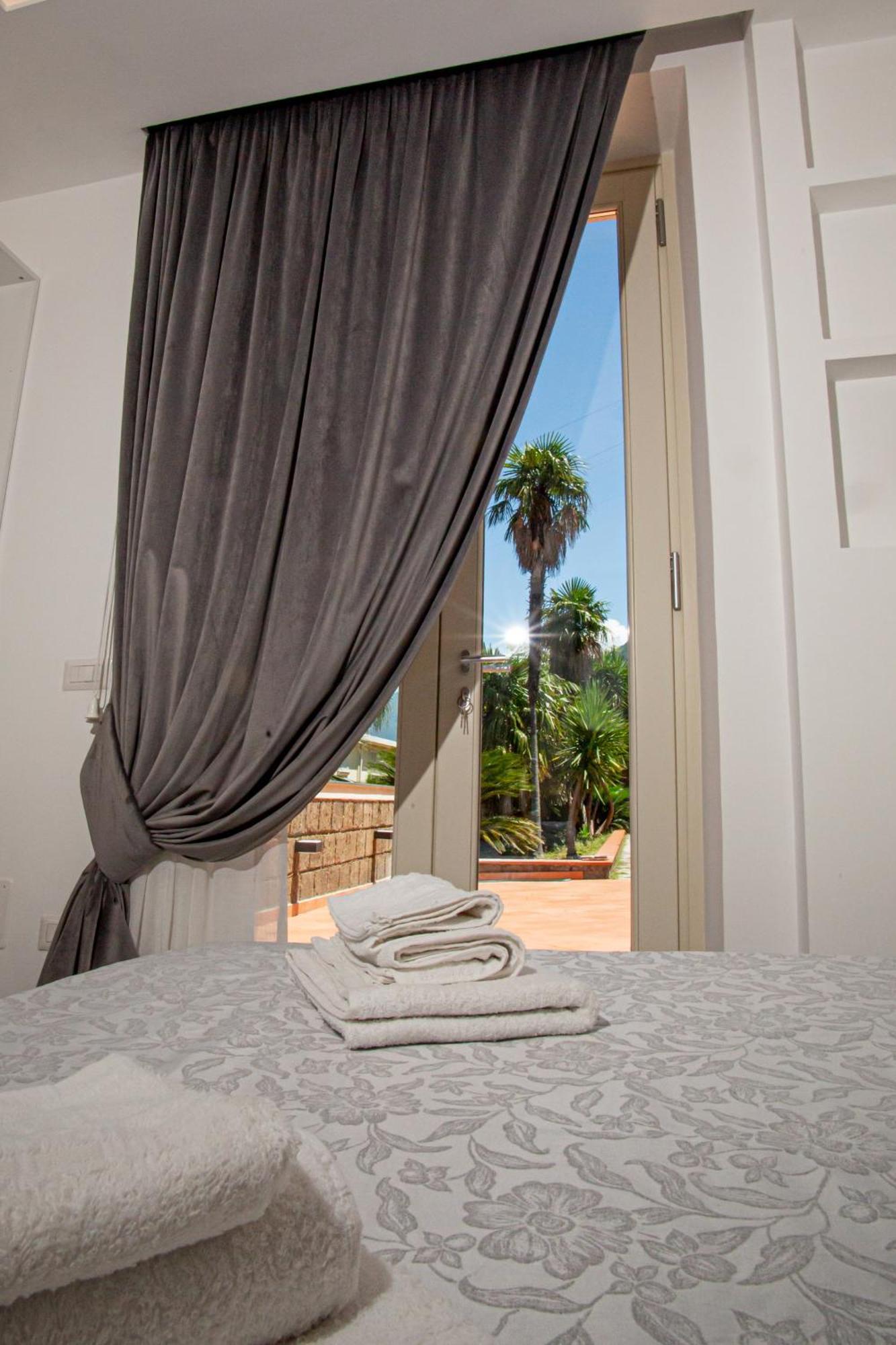 Forever Luxury Rooms Castellammare di Stabia Εξωτερικό φωτογραφία
